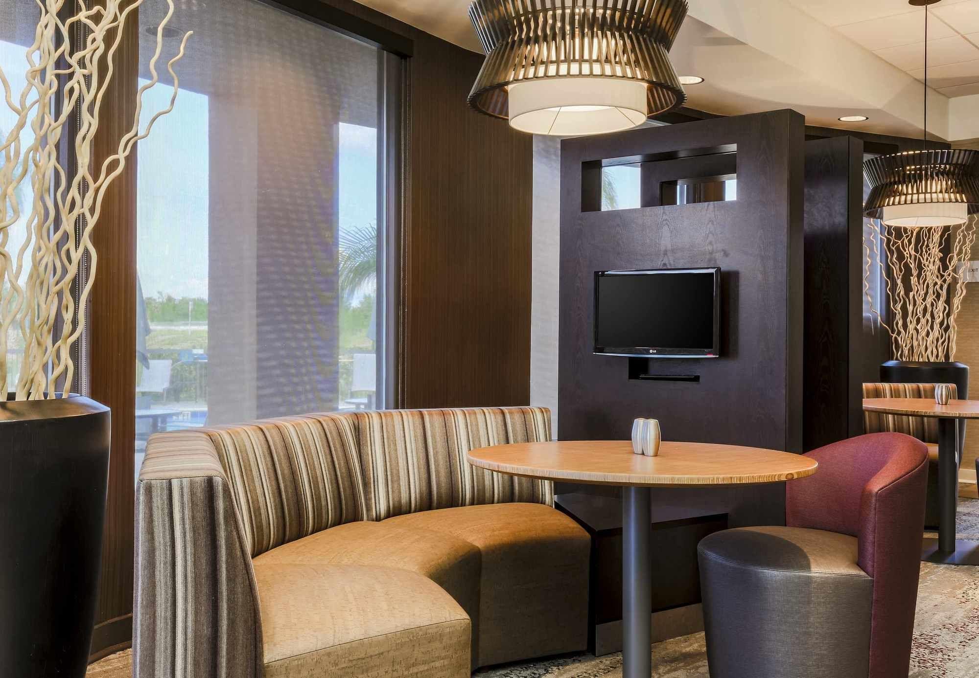 Courtyard By Marriott Orlando Lake Mary North Heathrow Eksteriør billede